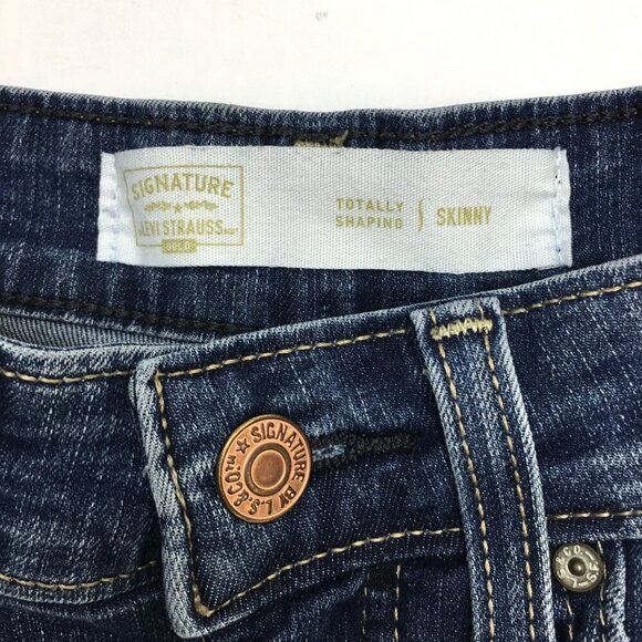 Levi's Signature Women's Jeans Totally Shaping Skinny size 4S length 28" - Picture 4 of 9